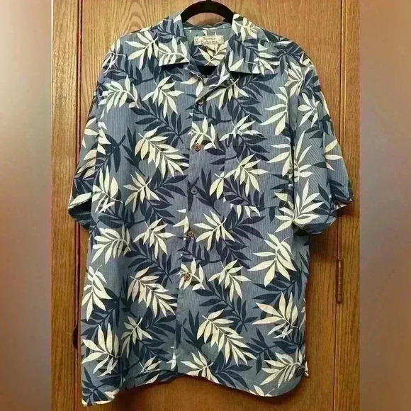 Men’s Tommy Bahama Size Medium 100% Silk Blue Floral Shirt - Perfect Condition - Picture 1 of 9